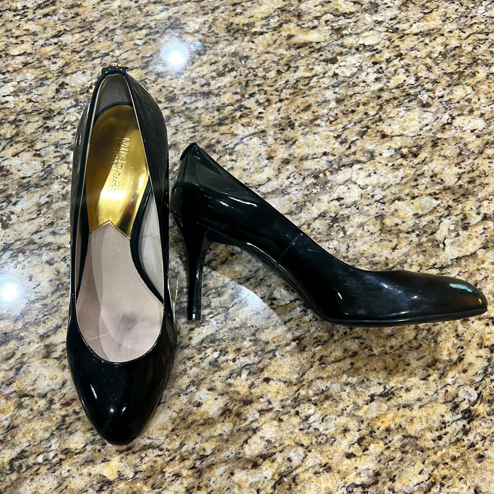 Michael Kors Round Toe Black Patent Leather Heels 3.5 inch Heel, size 10